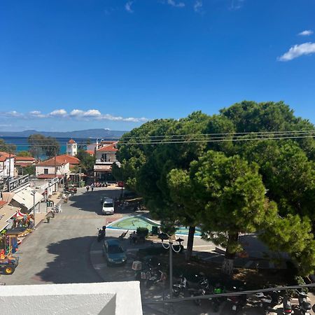 Simotel Ermis Hanioti Bagian luar foto