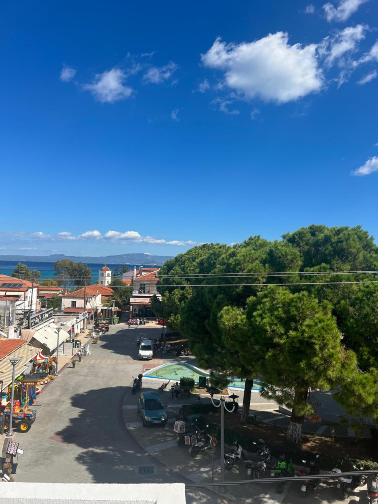 Simotel Ermis Hanioti Bagian luar foto