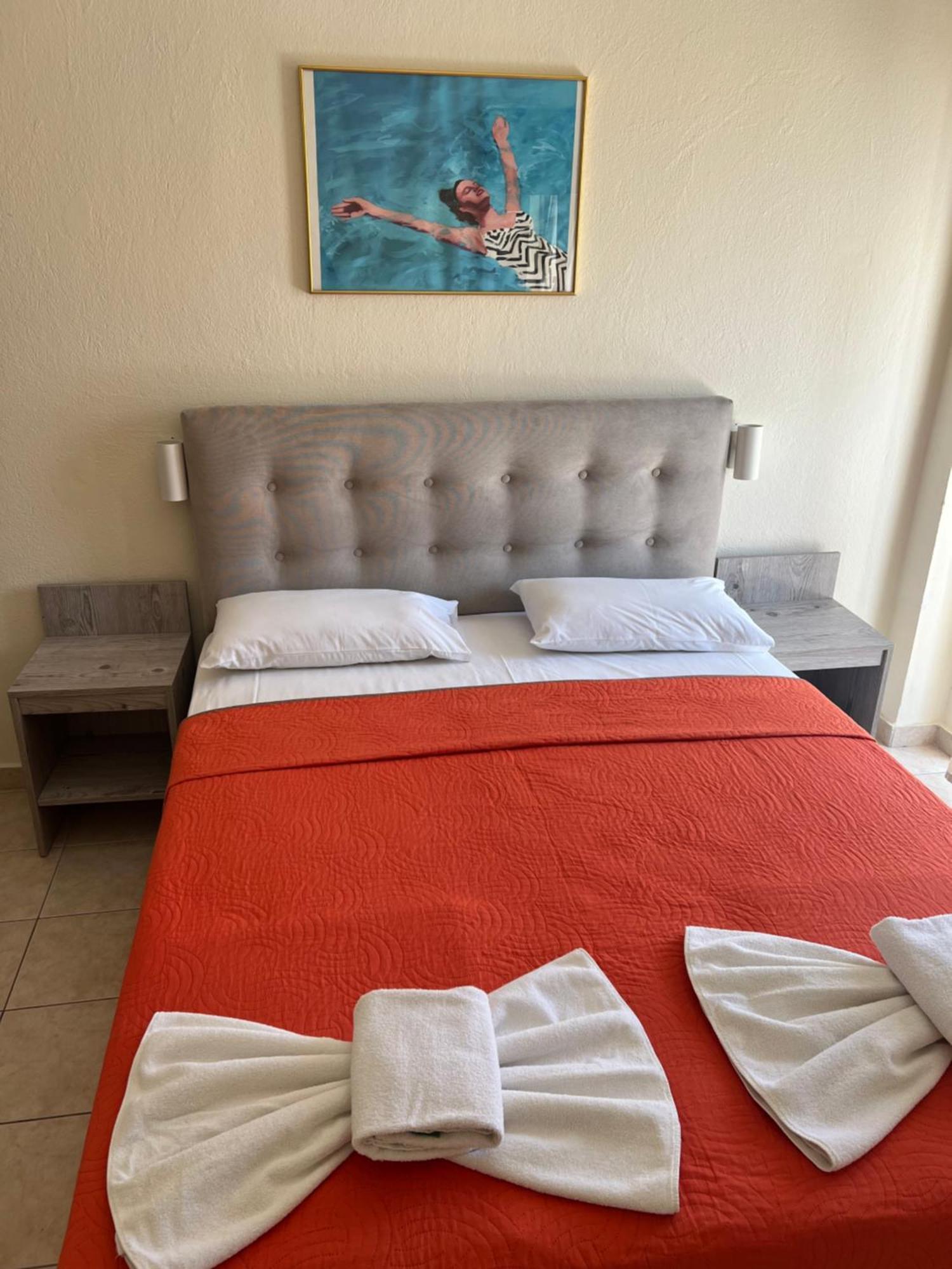 Simotel Ermis Hanioti Bagian luar foto