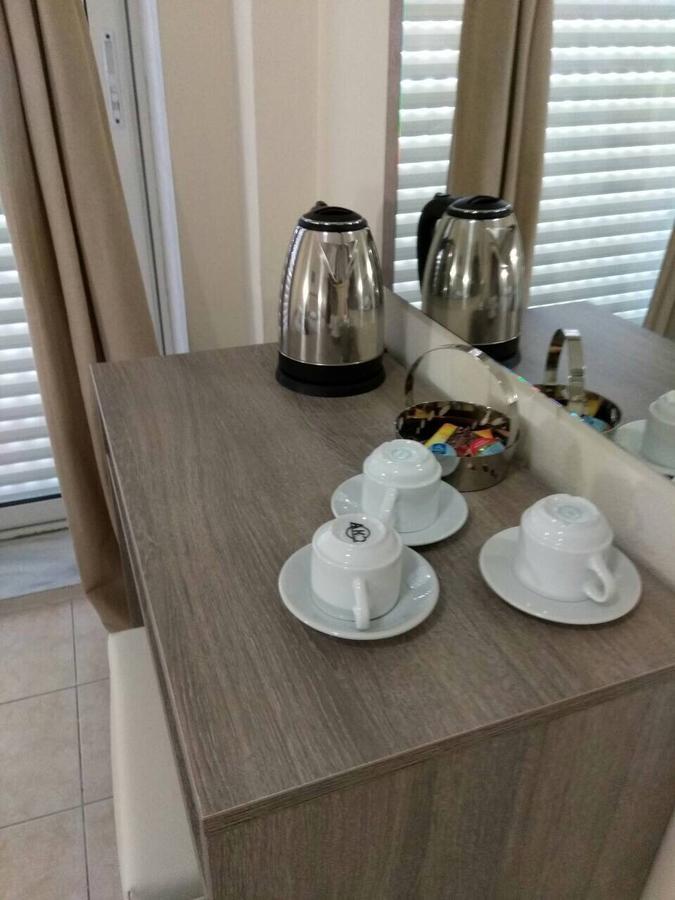 Simotel Ermis Hanioti Bagian luar foto