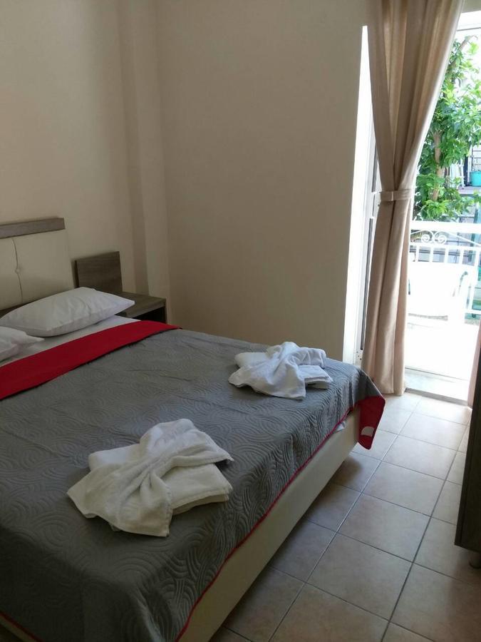 Simotel Ermis Hanioti Bagian luar foto