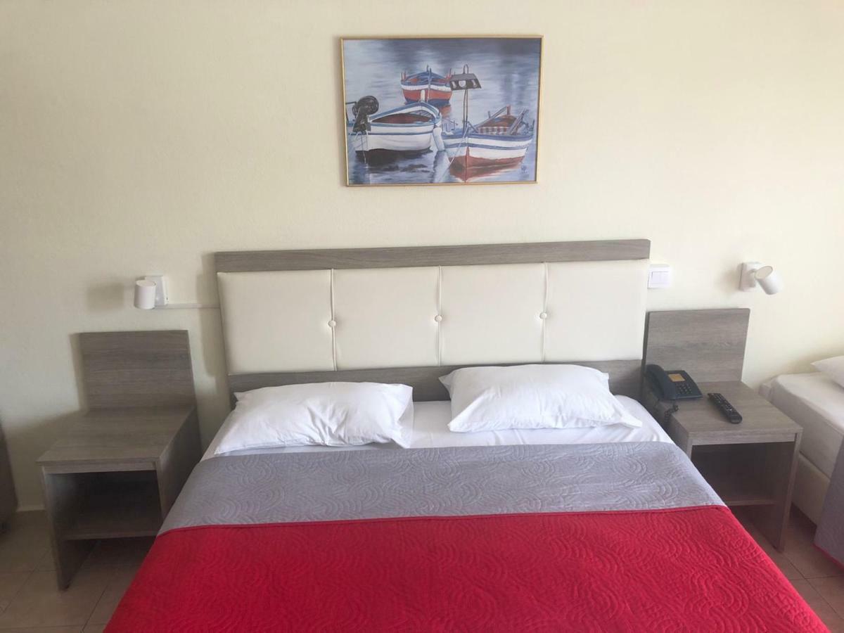 Simotel Ermis Hanioti Bagian luar foto