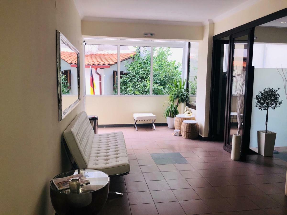 Simotel Ermis Hanioti Bagian luar foto