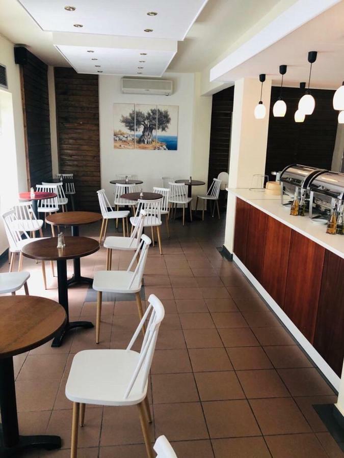 Simotel Ermis Hanioti Bagian luar foto